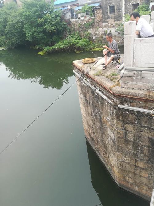 如何在桥墩区钓鱼，桥墩附近适合钓鱼吗？