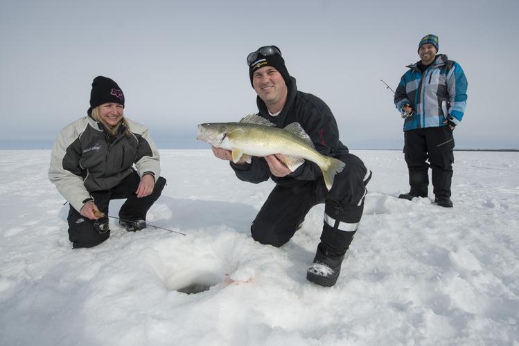 如何在北极湖里钓鱼，如何在北极湖里钓鱼视频？